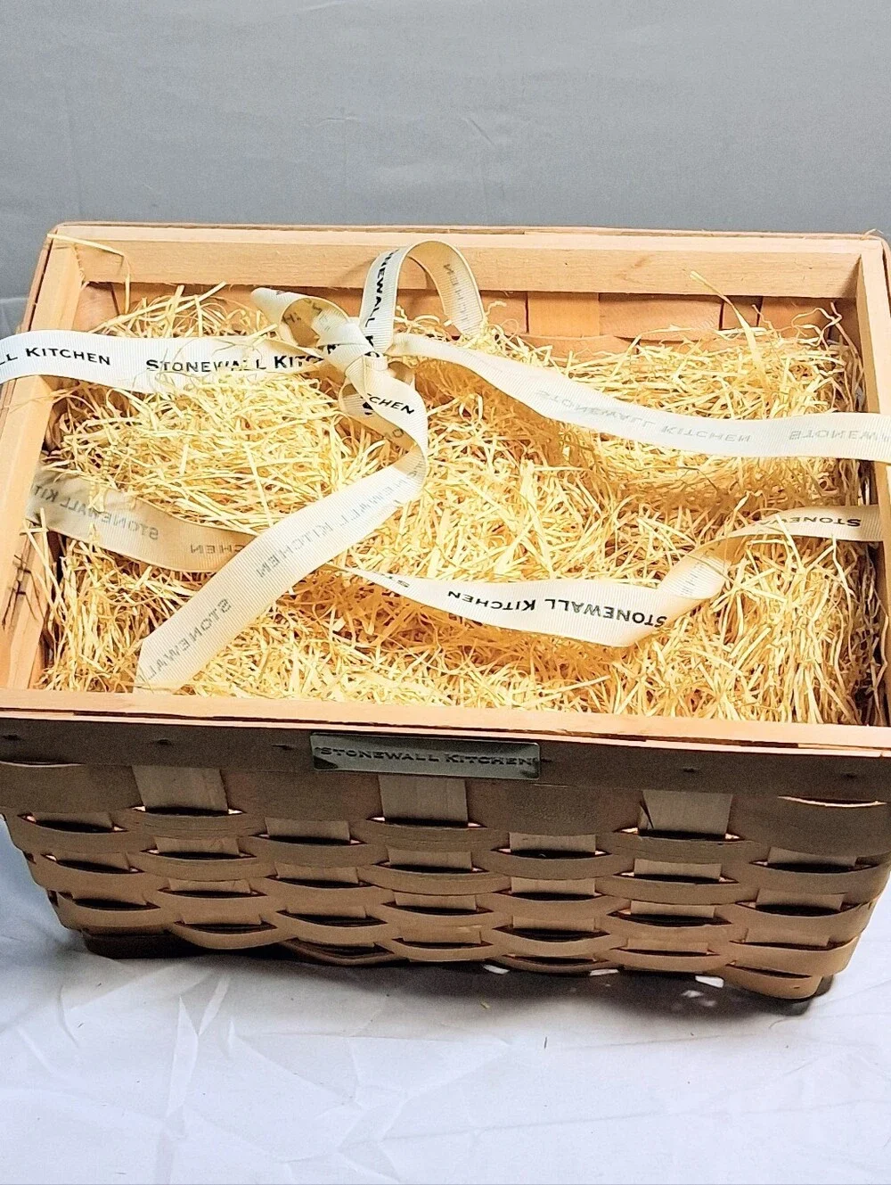 Stonewall Kitchen Small Handwoven Wood Strip Basket with Hay and Matching Lid